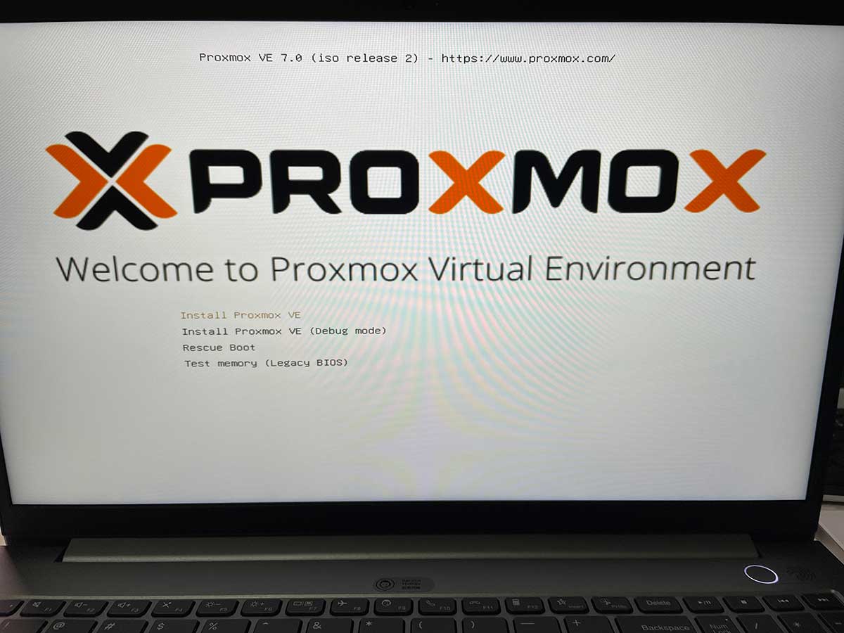 Proxmox 安装界面
